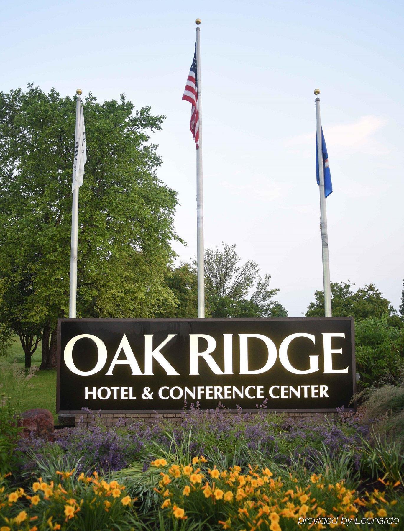 Oak Ridge Hotel Chaska Exterior photo